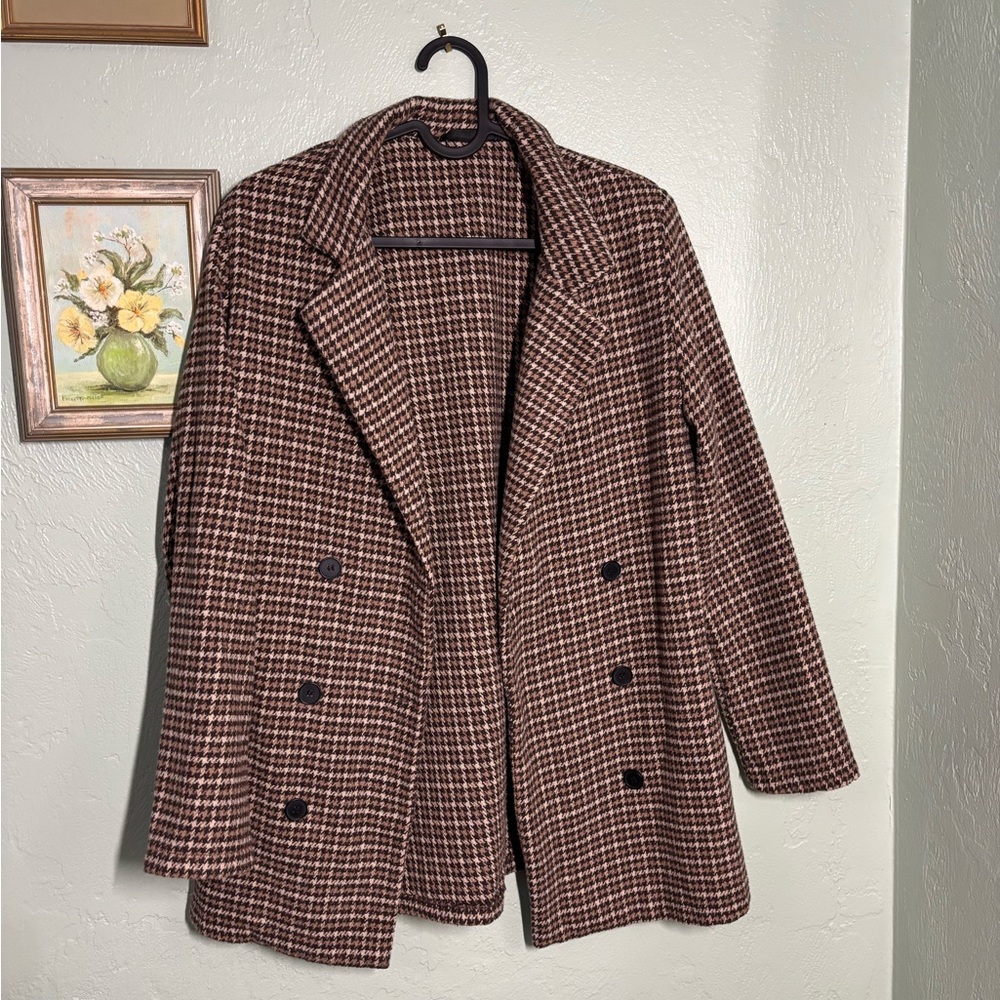 Brown houndstooth jacket